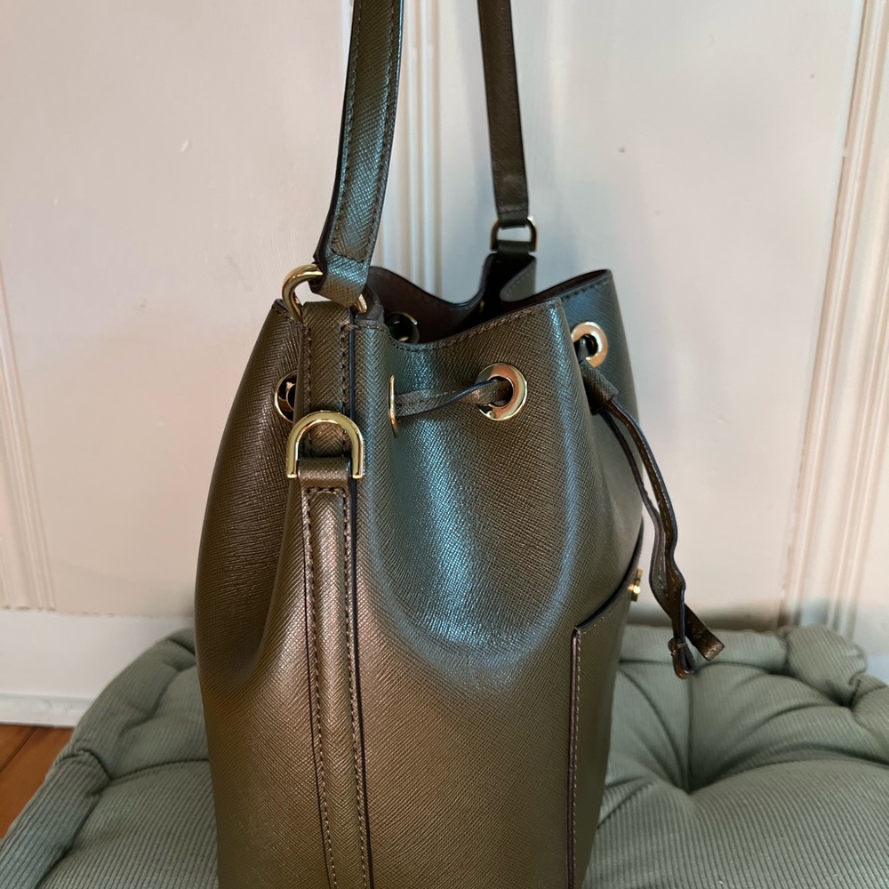 Michael Kors Greenwich Olive Green Bucket Bag Gem